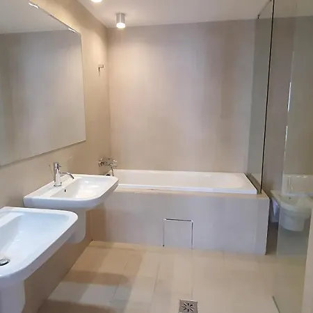 Neversea Beachfront Seaview 2 Lux Spectrum קונסטנצה